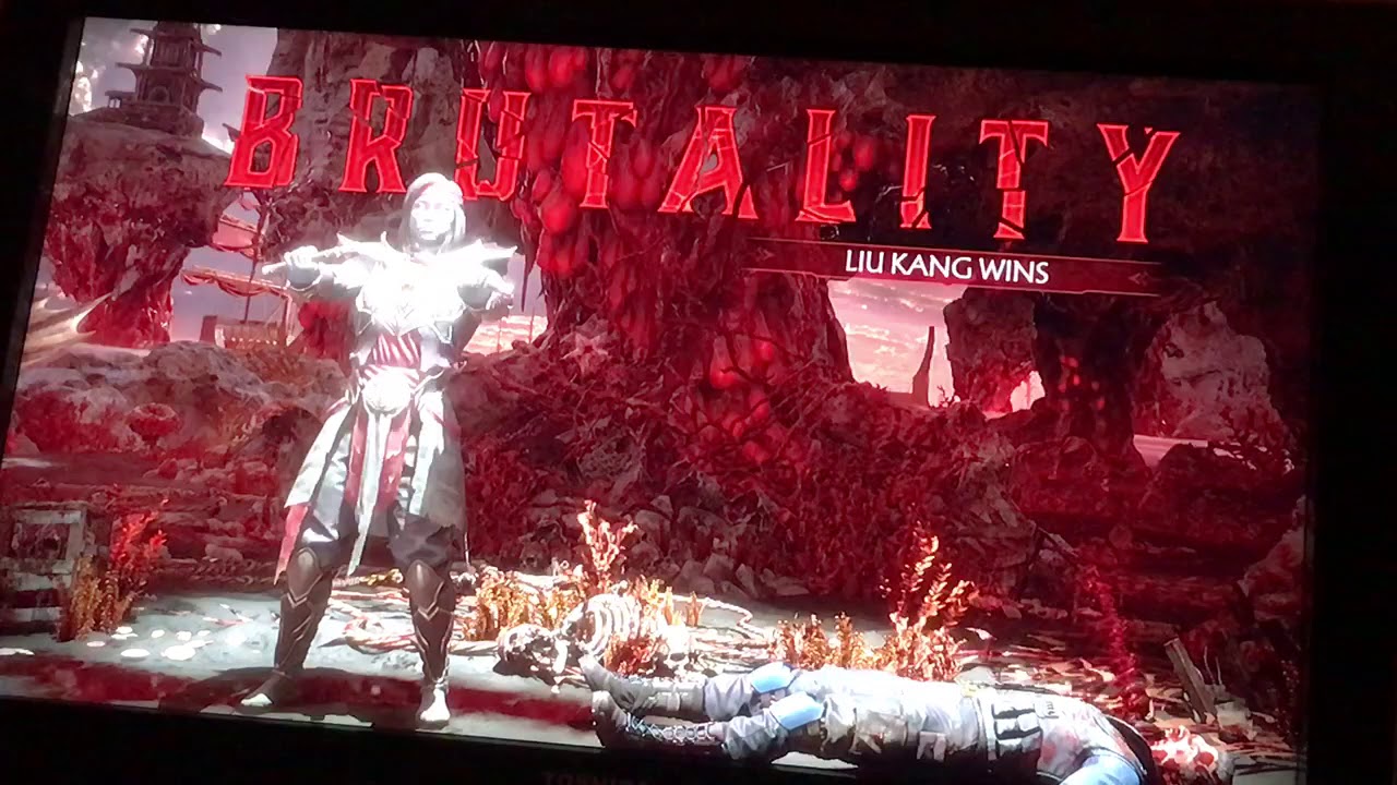 Mortal Kombat 11- Liu Kang Get Chucked Brutality