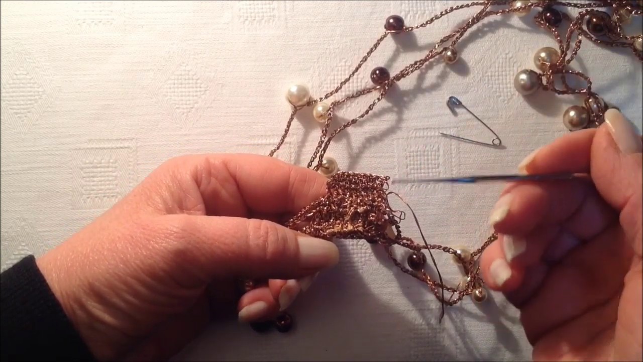Collana ad uncinetto, catenelle e perle