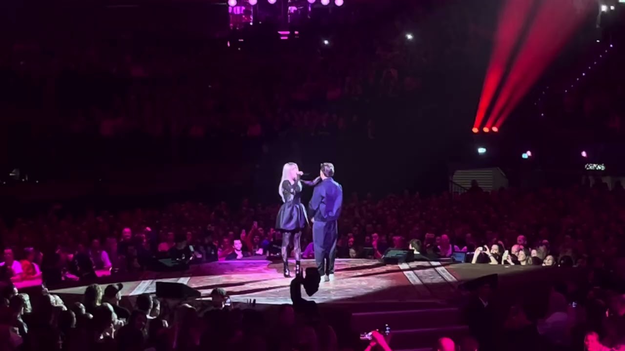 Flemming en Davina “Alles op Gevoel” en “Hoe het Danst” mix Vrienden van Amstel Live Ahoy Rotterdam