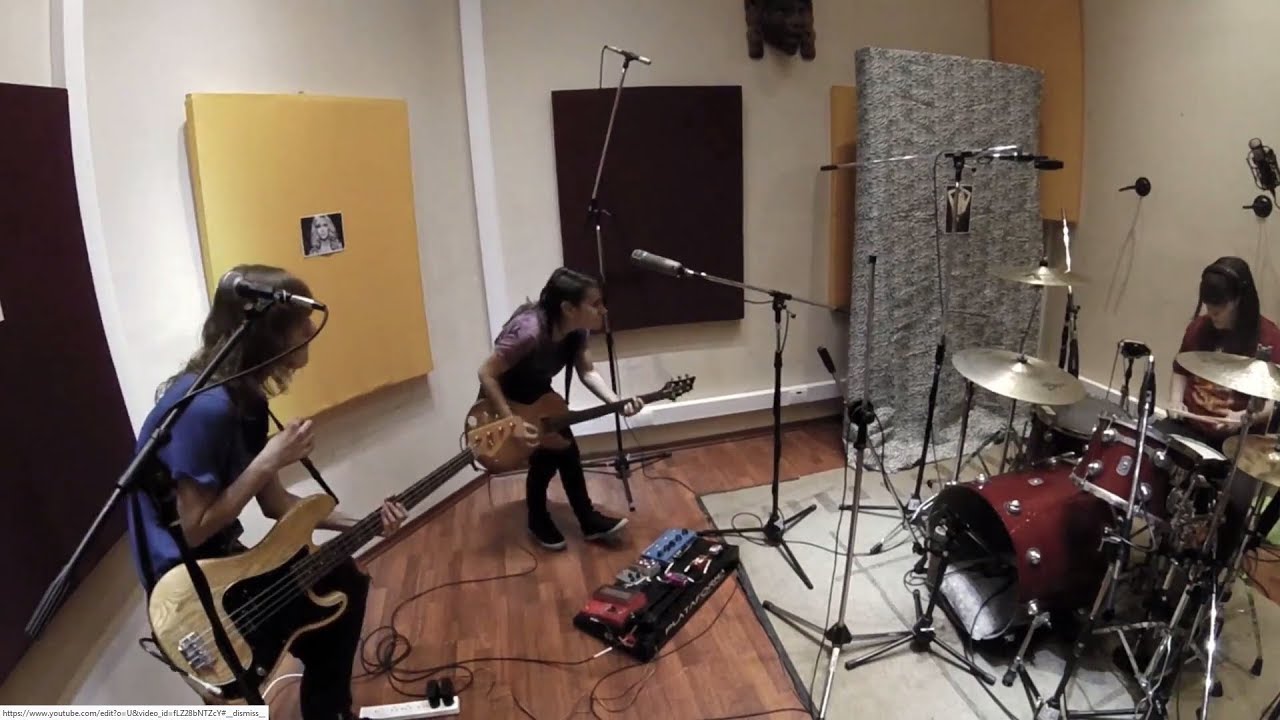 M&aacute;s Que Uno - Toxic ft. Nadia Gonzalez (Britney Spears Rock Cover)