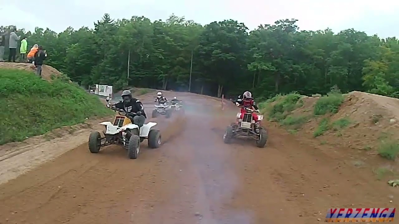 Yamaha Banshee Drag Race