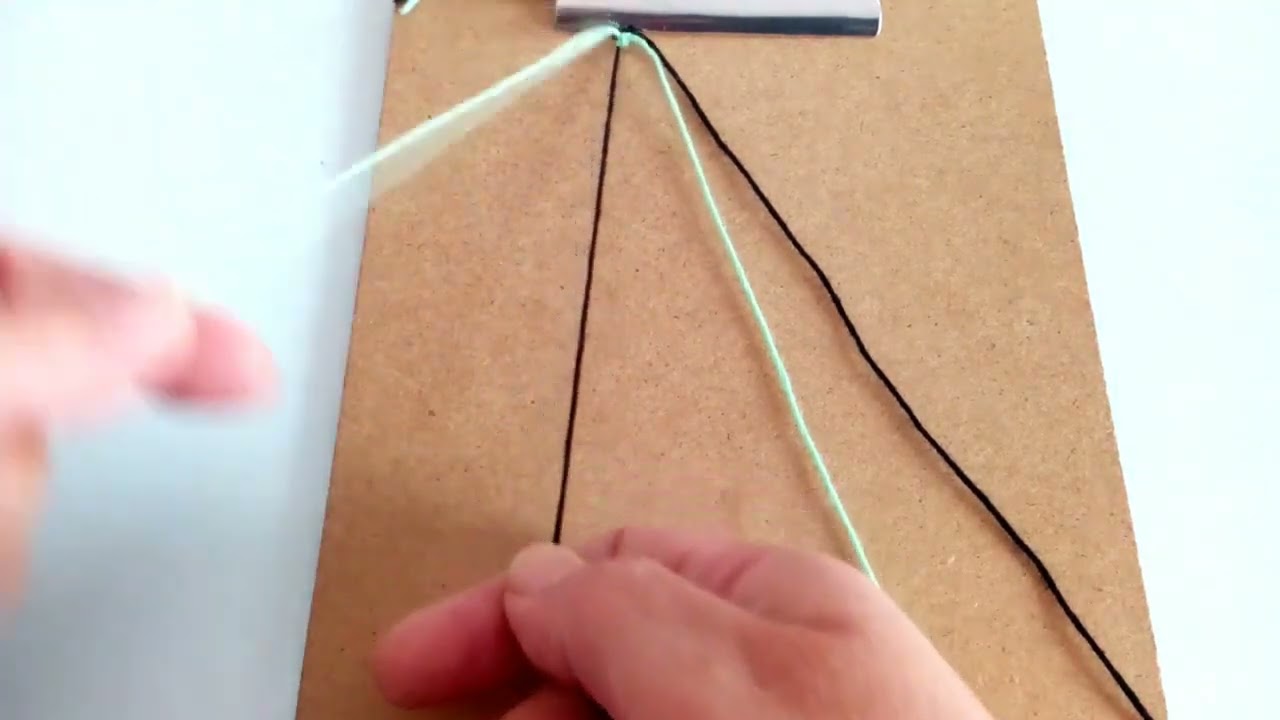 PULSERA FINA de HILO.