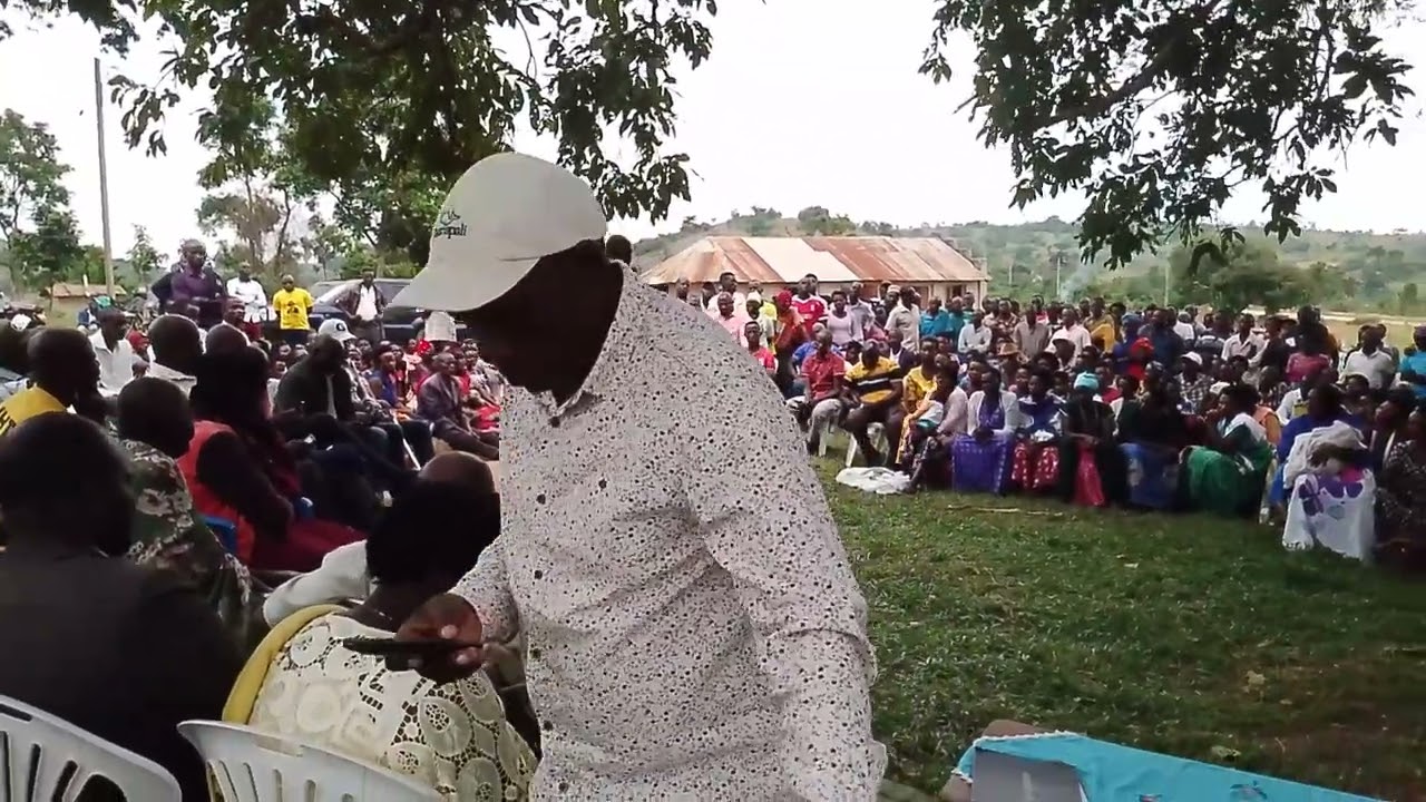 ORUBAZO LWA HON.JACKSON KAFUUZI HA KELEZIA YA KAMUTUMI, AGABIIRE ABATEZI BA' KALULU ENFUUKA BAHINGE