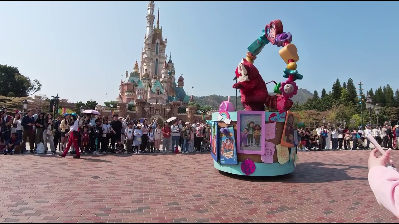 Hong Kong Disney Land Resort Parade