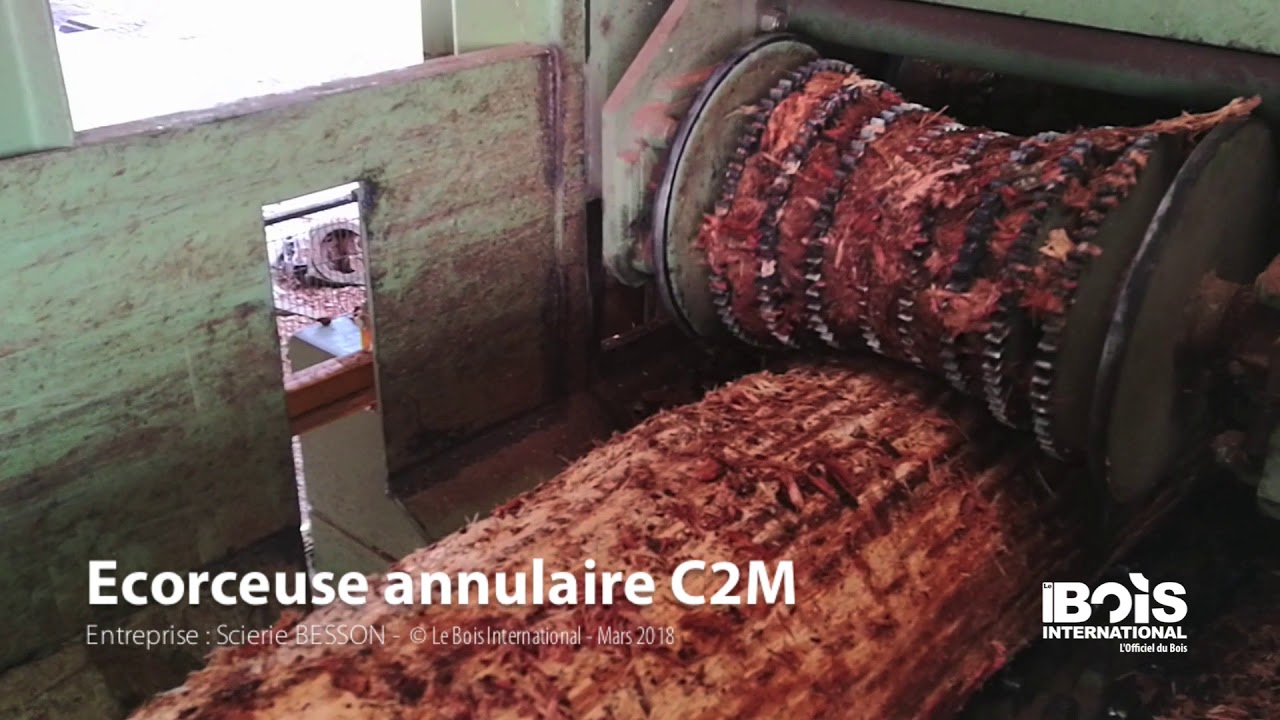Une écorceuse annulaire C2M récente pour renouveler le matériel d’une scierie