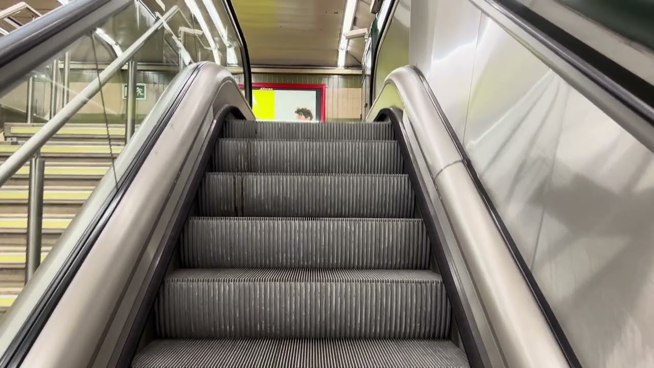 Madrid, Spain. 8x Escalator ride at Concha Espina Metro station - Kone and ThyssenKrupp (Exit 1/2)