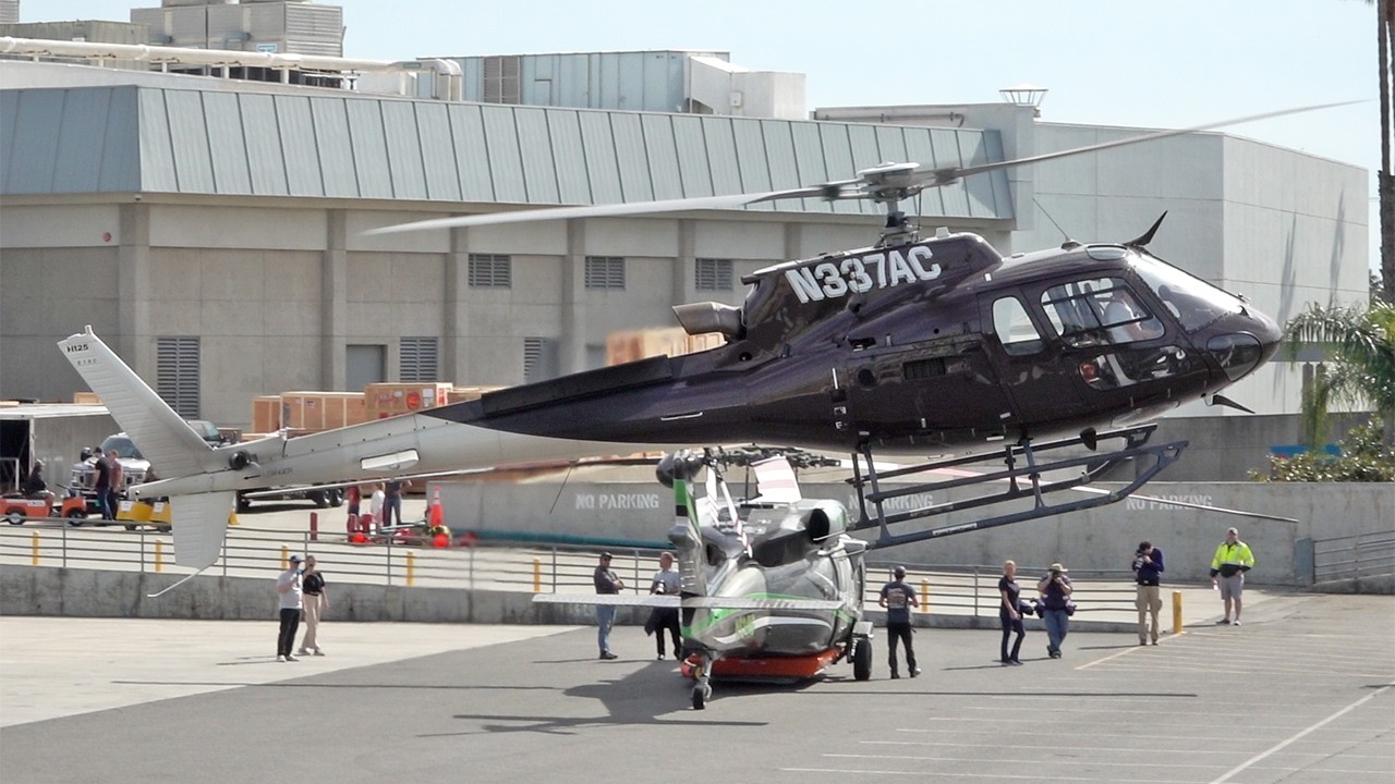 Airbus Helicopters H125 (AS350) & Robinson R44 R66 landing at Heli Expo