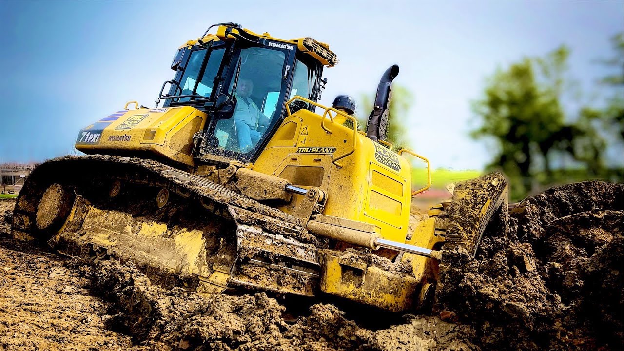 KOMATSU D71PXi in action! 4K