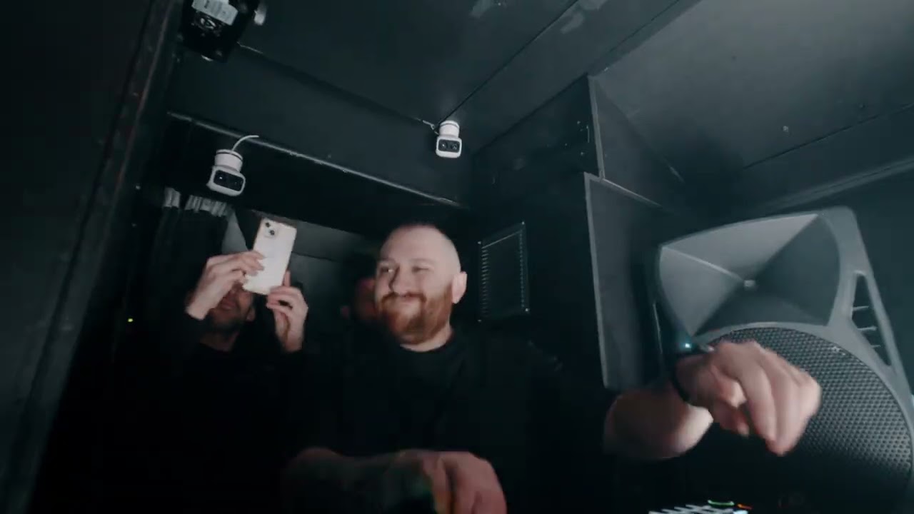 Teka B vs Blvckprint at Techno Bus 22/11/2025