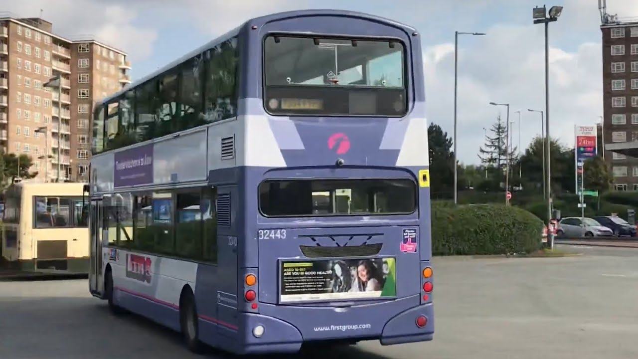 Mega Hoover first Leeds Volvo B7TL Wright eclipse Gemini (32443 YJ04 FYP)