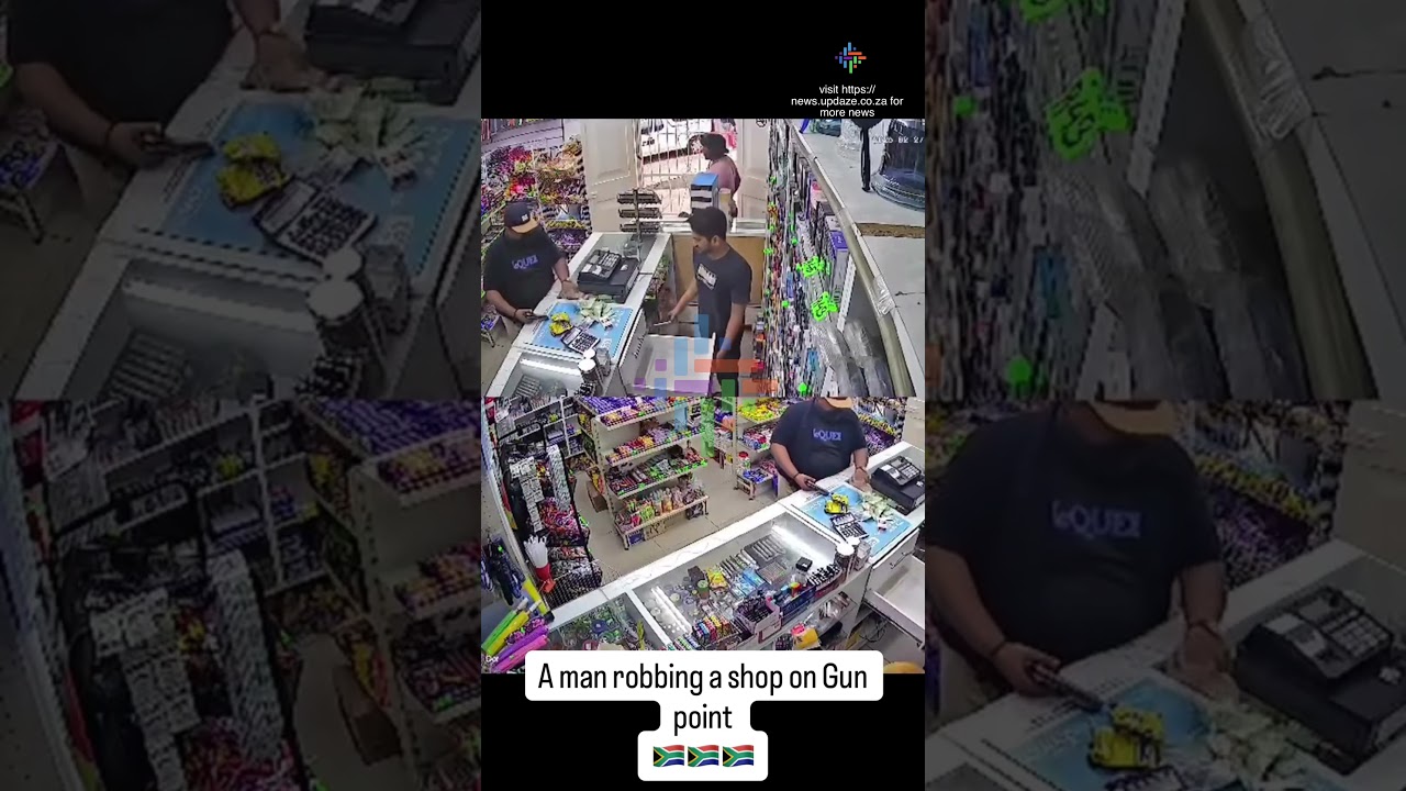 На камерах видеонаблюдения зафиксировано вооруженное ограбление местного магазина.
