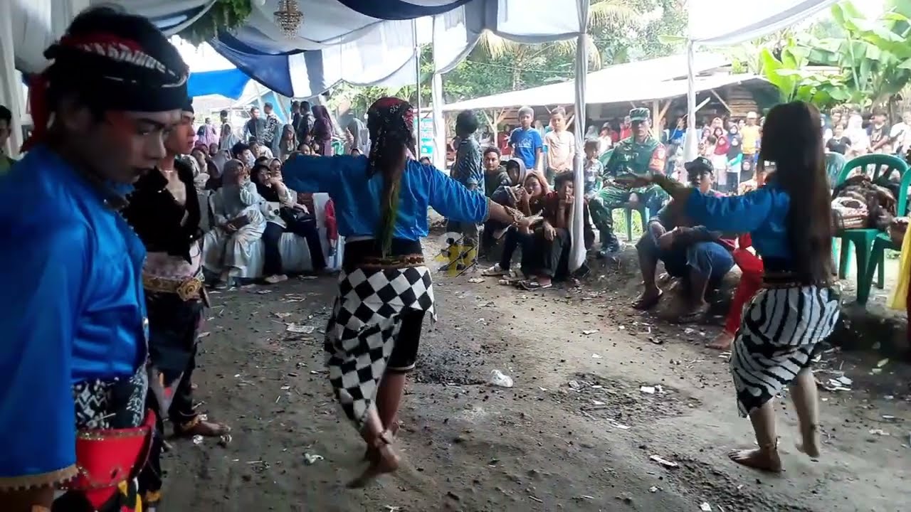 CAKILAN AI CUNONG, TITIN & EKA EBEG CAHAYA KEMUNING HARUMSARI SINDANGTAWANG BANJARSARI