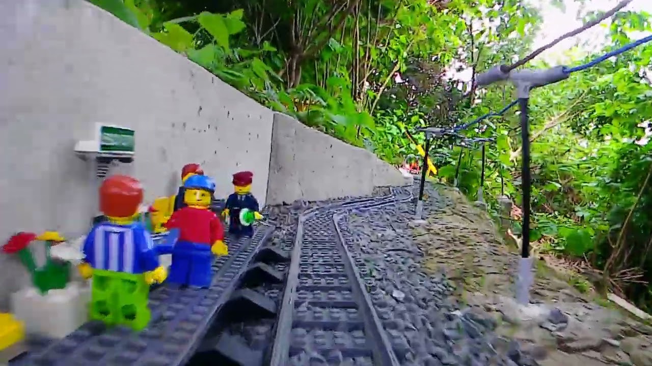 LEGO Train 7898 - Full OnBoard Ride all the Way down in the Garden and back - Drivers View