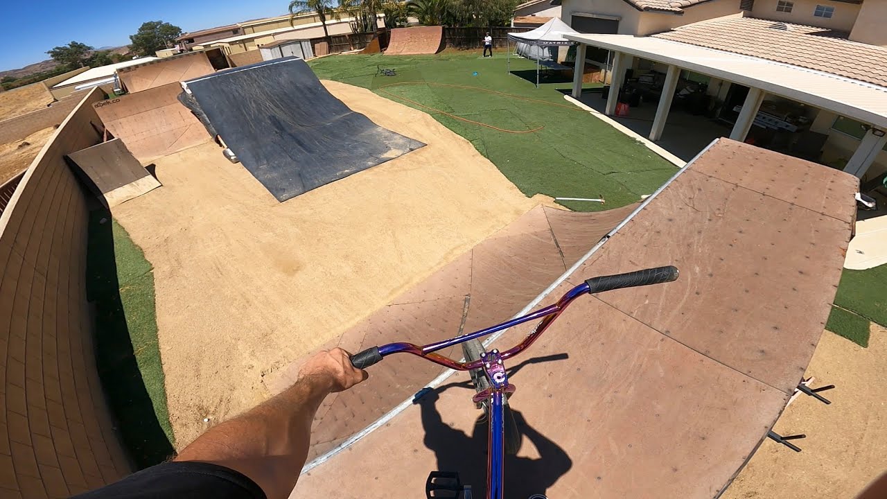 AMAZING BACKYARD SKATEPARK!