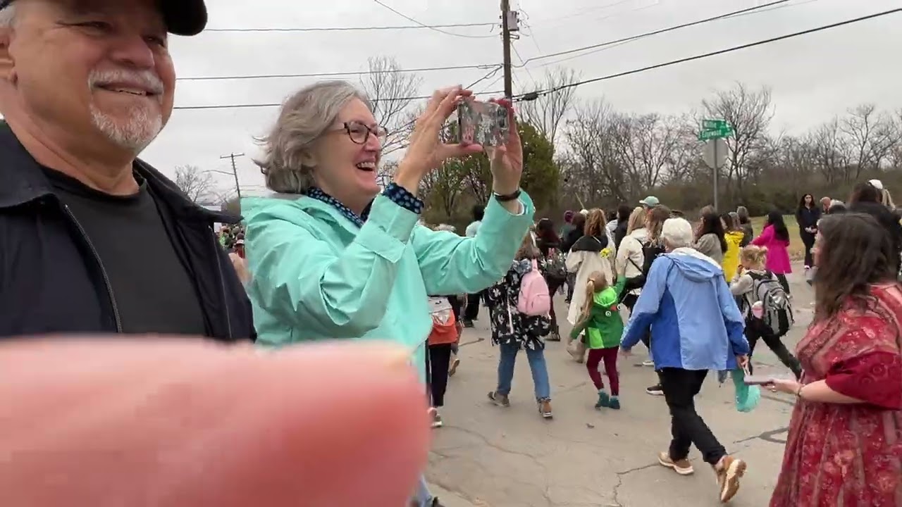 MonksArriveInFt Worth