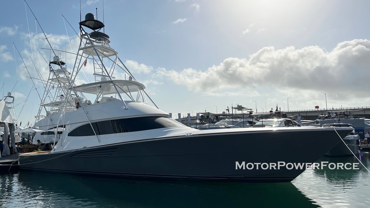 Touring 2022 Viking 64 Convertible Yacht