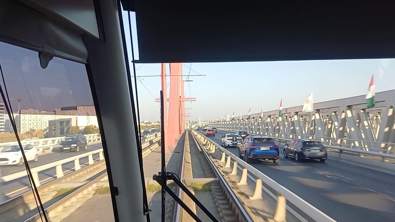 Budapest Tram Route 1 Driver's Eye View.
