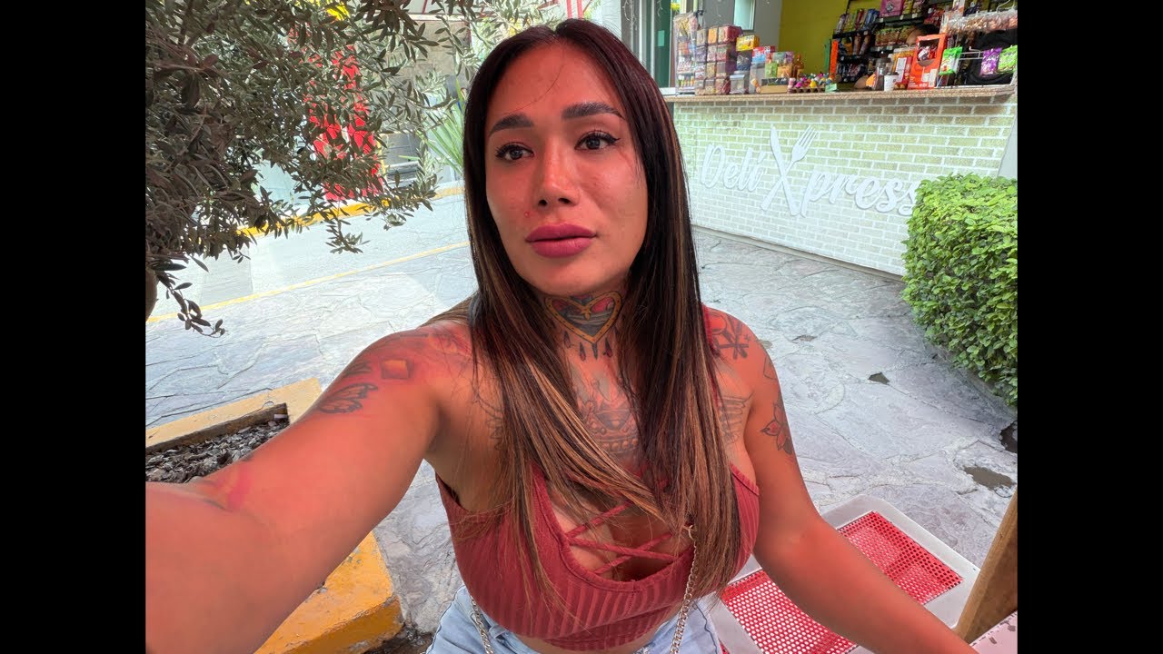 Kary Torres Oficial est&aacute; en vivo que les pareci&oacute; nadaqueverienta por el mundo