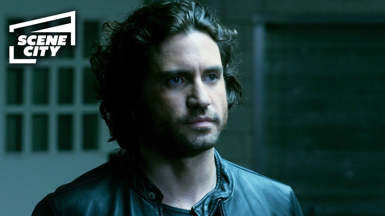 Deliver Us From Evil: Biting Interrogation Scene (Eric Bana, Edgar Ram&iacute;rez Scene)