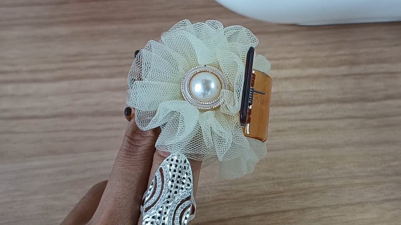 Instructions for making beautiful lace hairpins at home