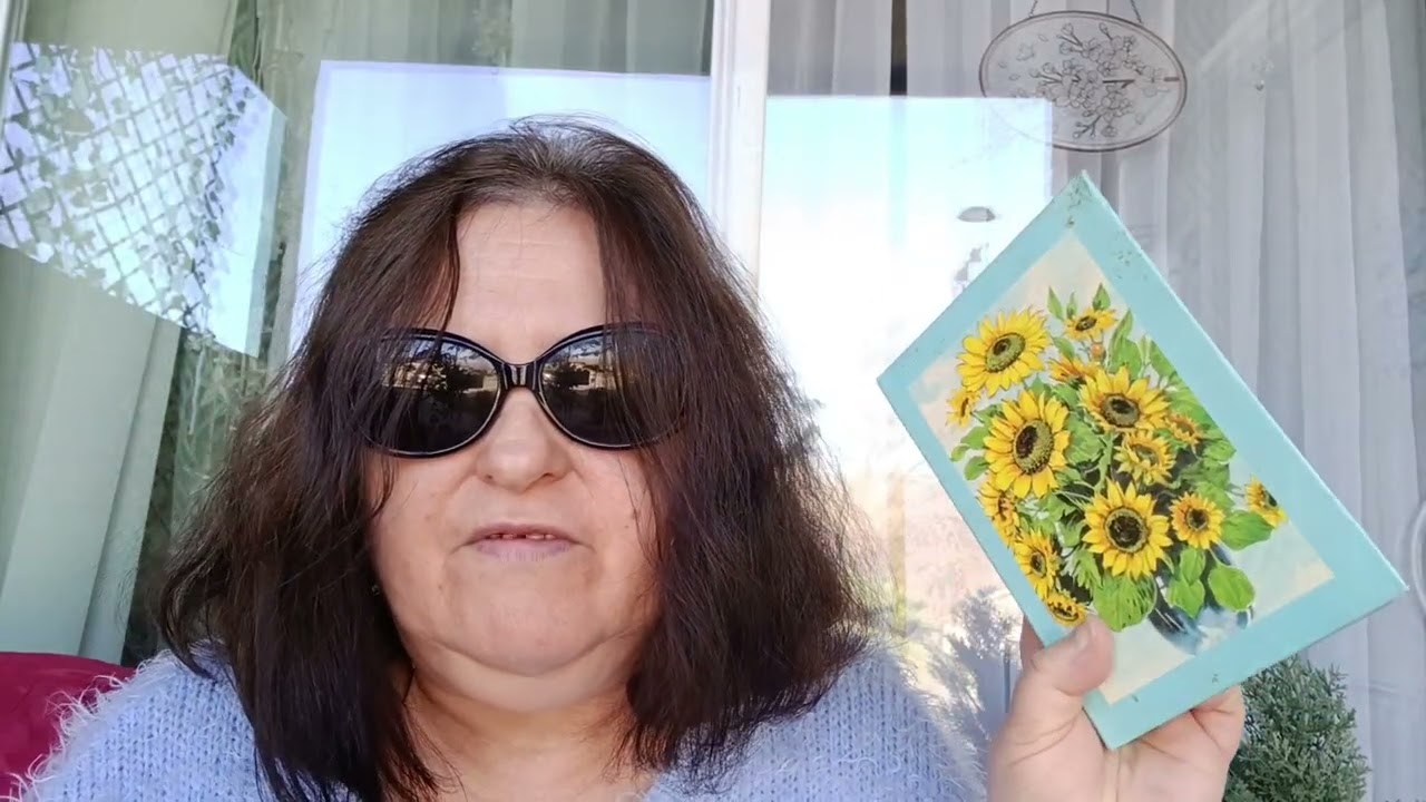 Я отвечаю на комментарии, занимаюсь весенней уборкой и готовлю вкуснейшую пасхальную ветчинную па...