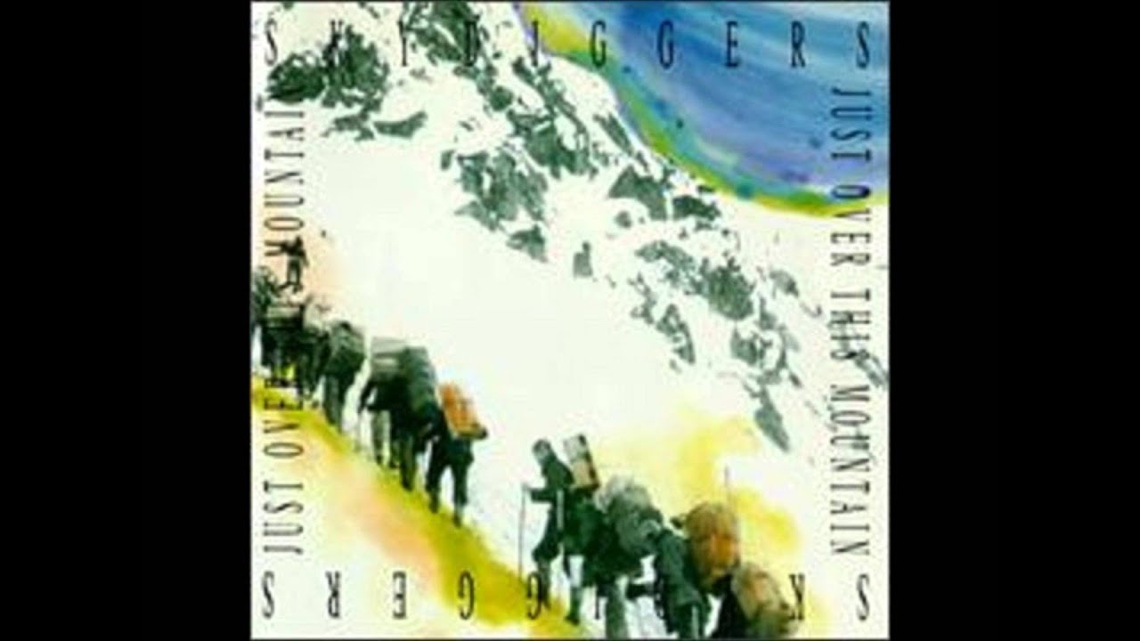 She Comes Into The Room - Skydiggers