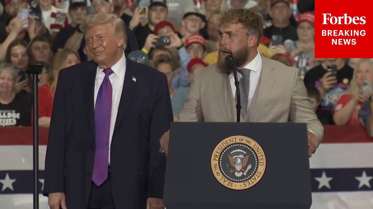 «Бог с нами»: Джейка Пола пригласил на сцену Трамп на мероприятии в Кентукки.