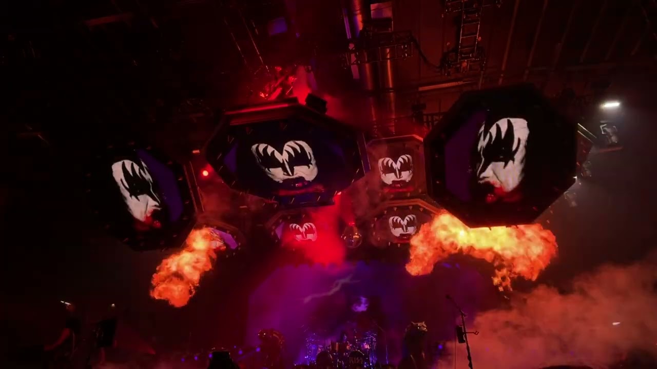 KISS - God Of Thunder (Live at Helsinki Ice Hall 20.6.2022) 60FPS
