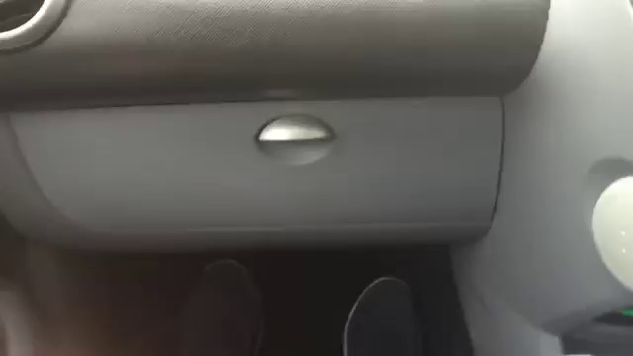 How to install glovebox on Toyota Aygo Citroen C1 and Peugeot 107
