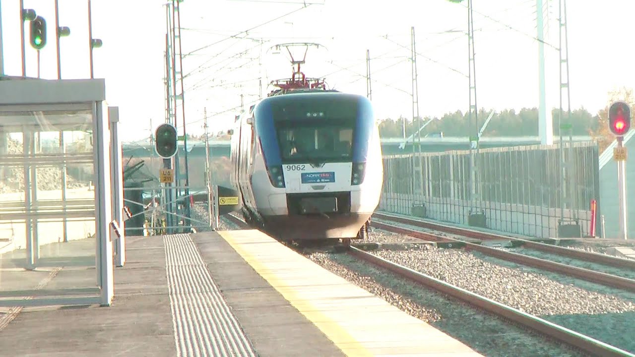 Tåg vid Umeå Östra