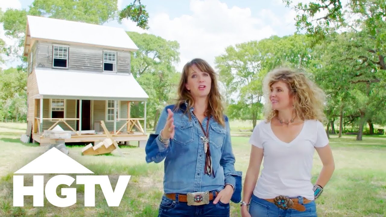 Spotting Great Junk With The Junk Gypsies | HGTV