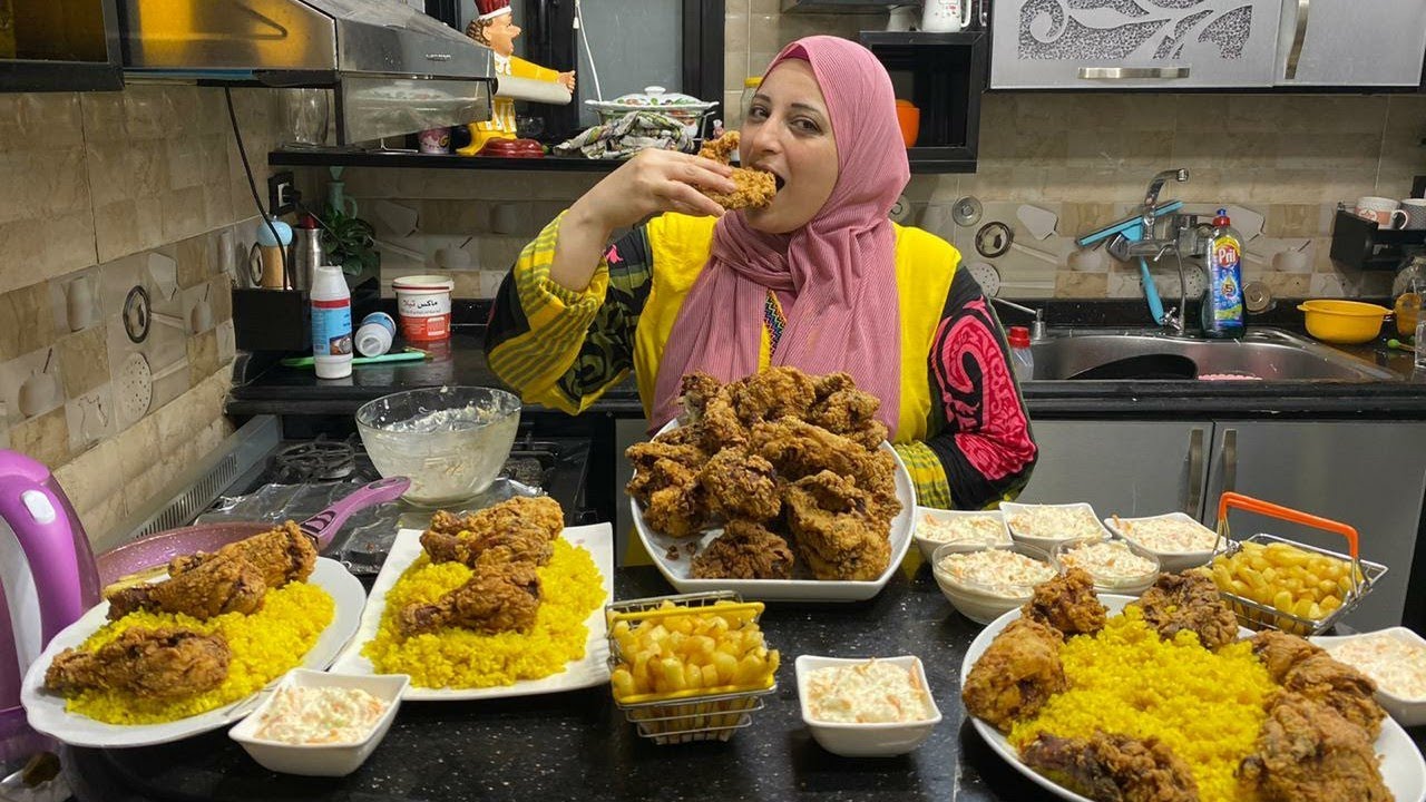 عزومه مطاعم في البيت لا اكتر من عشرين فرد عملت لهم كنتاكي ومشتملاته