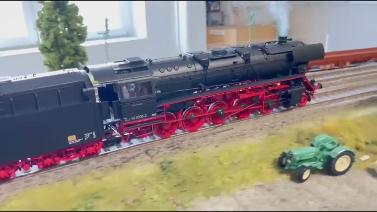 Spur 1 🚂44er Zugkraft Testzug beide bei 1,5% Steig gleichauf bei 3,5% im Radius ein Unterschied 