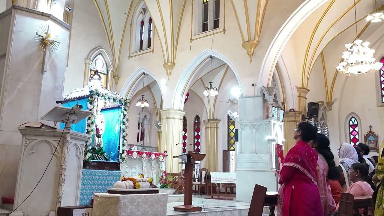 तेरी वेदी पे आते हैं प्रभु ✝️ Hindi Christian Song | Mass Entrance Hymn