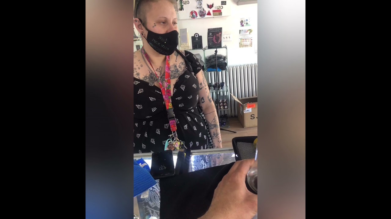 Jenn&rsquo;s ( Crazy cat lady&rsquo;s mother ) trying Bello after hitting stundenglass
