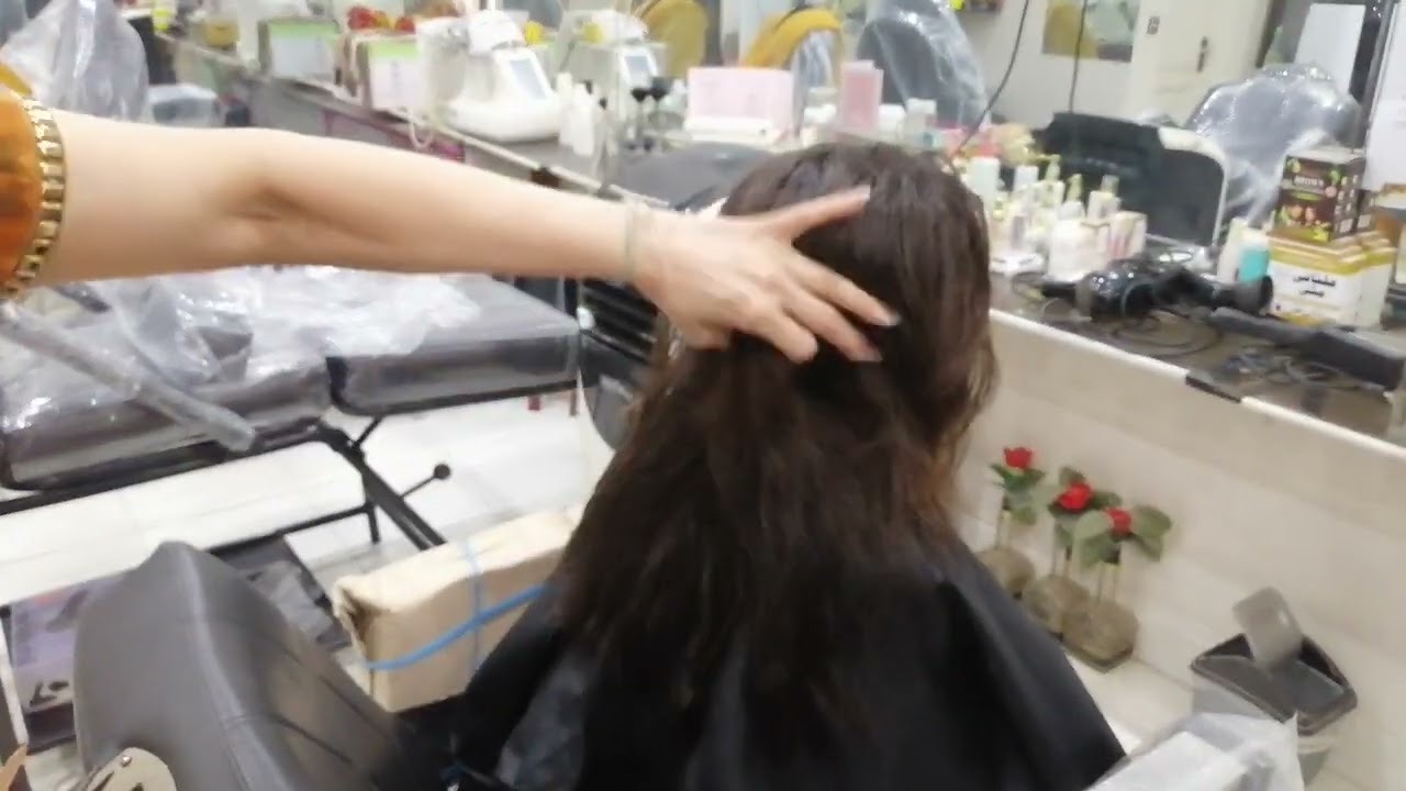 U.. HAIR CUT WITH  1 LAER IS VERY EZIE