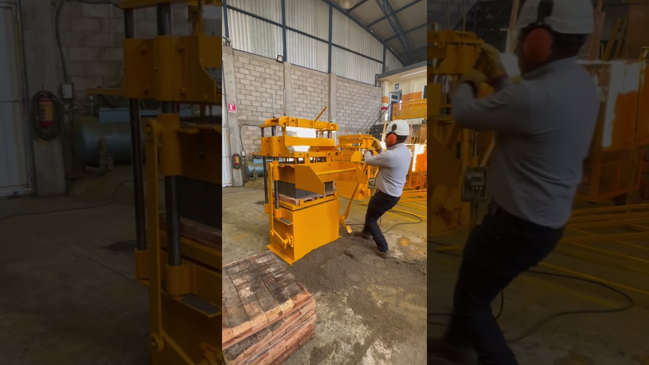 M&aacute;quina Bloquera Modelo VM5 #maquinarias_golmaq #prefabricados #adoquines #bloquesdeconstruccion