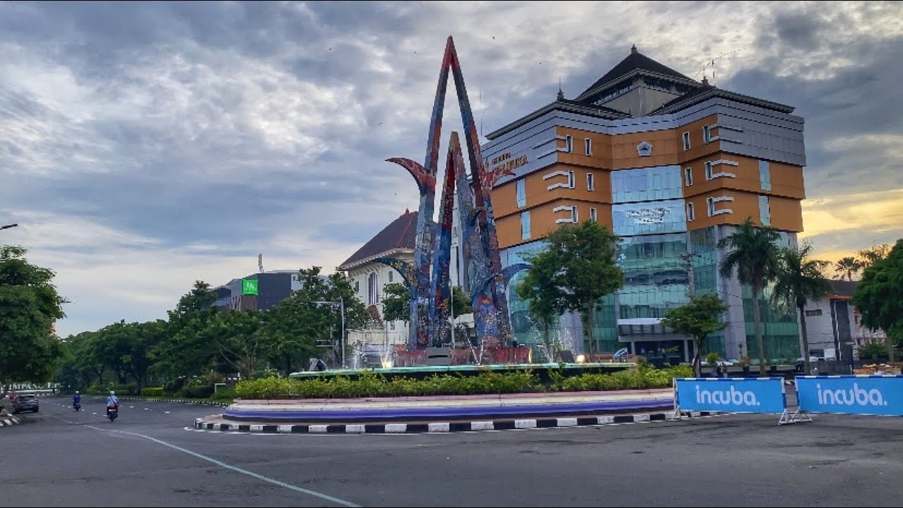 Morning Walk in Semarang City | 4K Walking Tour Indonesia