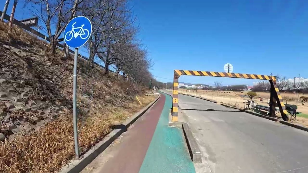 Riverside view 13 on a bicycle in Sejong(Jochiwon1), South Korea