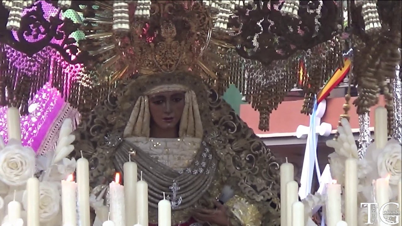 Petalada a la Esperanza de Triana en la Plaza del Altozano - Salida Extraordinaria 2018