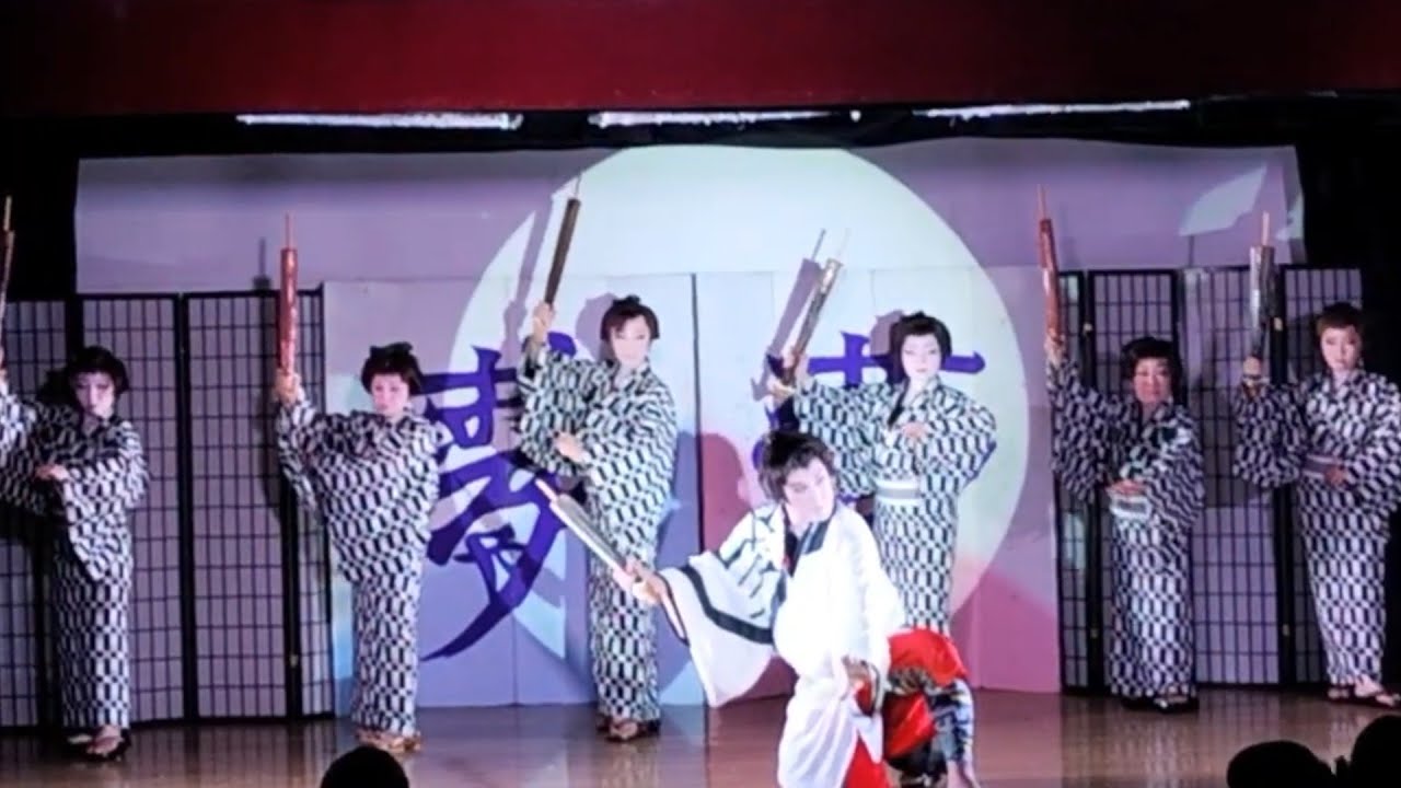 望大地ゲスト　＃関東春雨傘　＃美空ひばり　・尼崎千成座９月公演中おもちゃ劇団　出演させてもらいました追加ショーラスト舞踊　