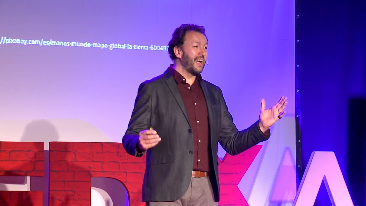 Los nuevos mapas: todo sucede en algún lugar | Gersón Beltrán | TEDxAlcoi
