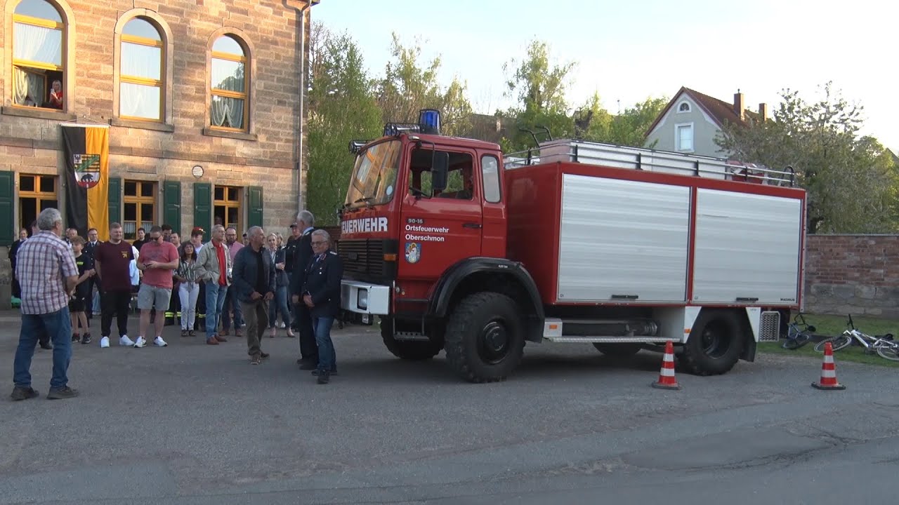 PUNKTum  Freiwillige Feuerwehr Oberschmon erhält neues Fahrzeug