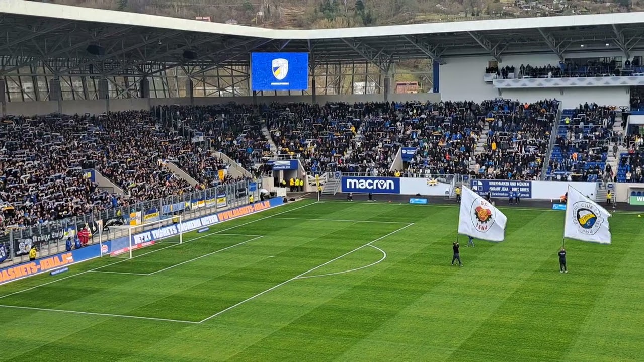 FC Carl Zeiss Jena Hymne "Wir woll'n Jena siegen sehen" • Live | Thüringenderby 2023/24
