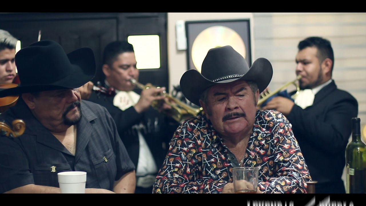 ELISEO ROBLES - EN EL MISMO BAR - CON MARIACHI (VIDEO OFICIAL)
