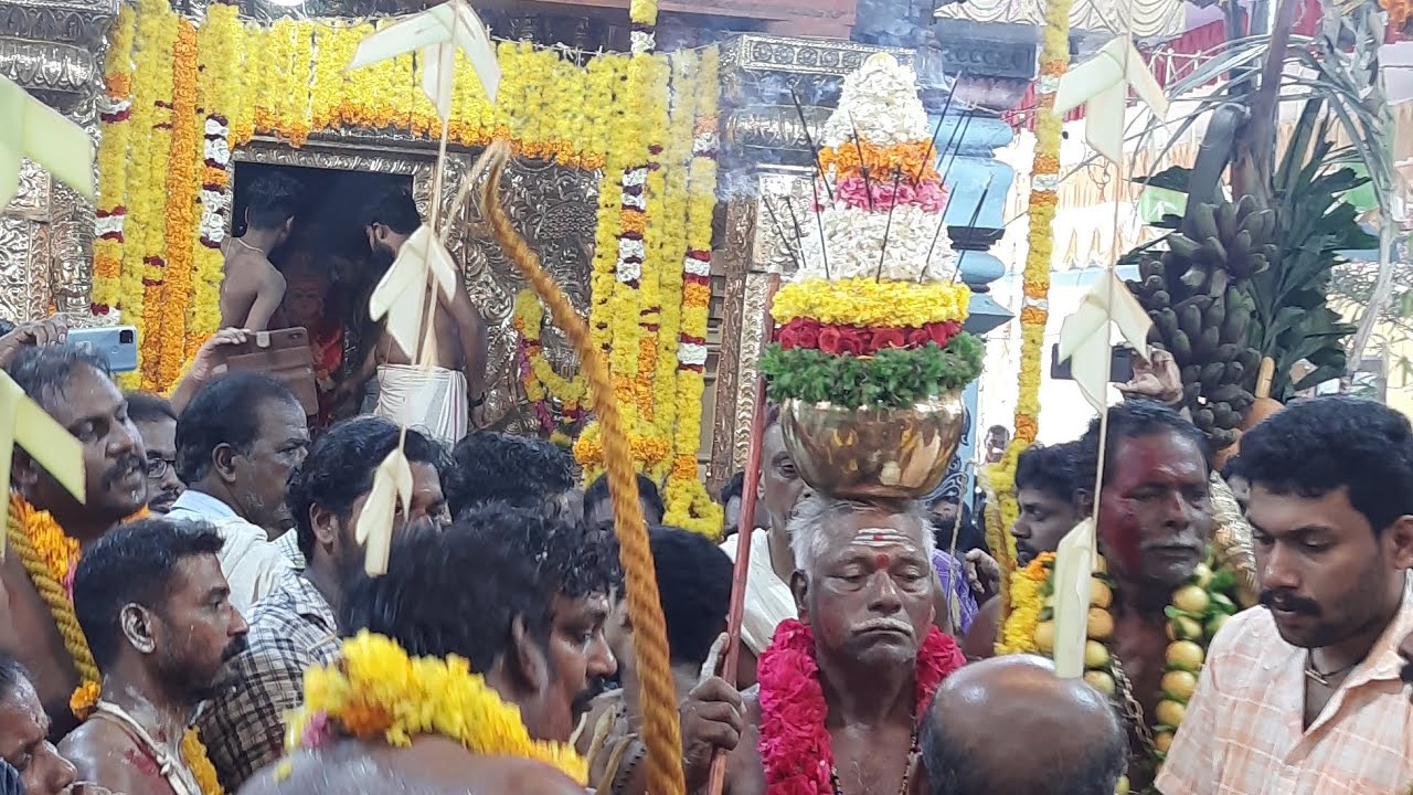 Perumkuzhi Sree Mutharamman Kovil 2023 Amman Koda Maholsavam Kumbam Yezunnalipp@spiritualtrust1164