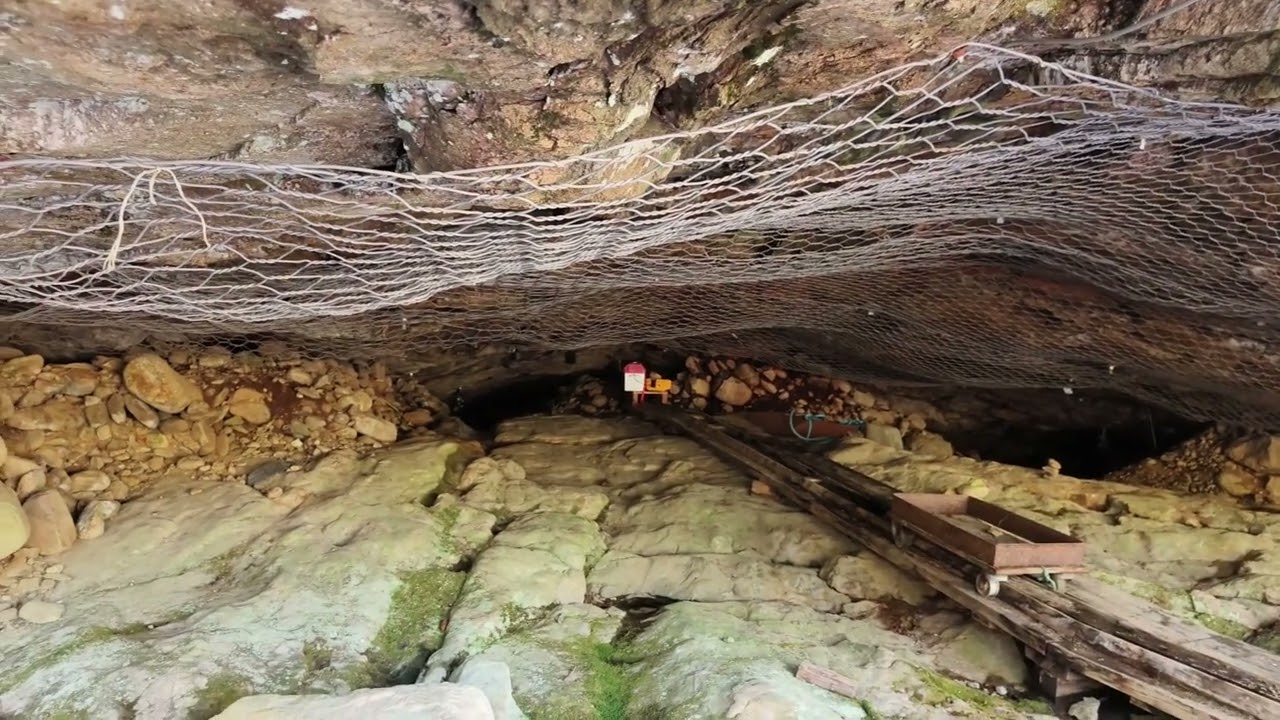 Karijoen Susiluola, kivipelto ja näkötorni.