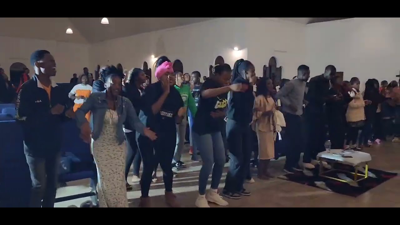 Bro Mike - Makanaka Mwari Baba (Live @MSU Gweru)