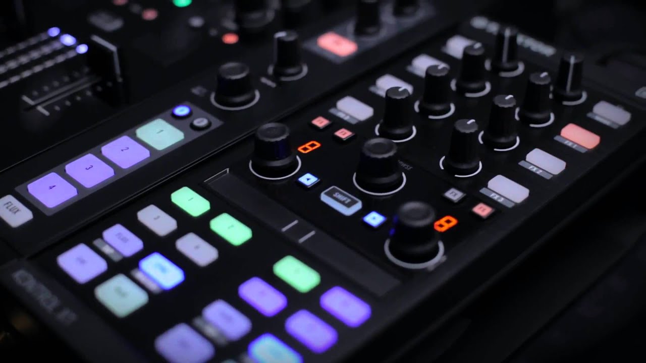 Native Instruments Traktor Kontrol X1 MK2 @ Getinthemix.com