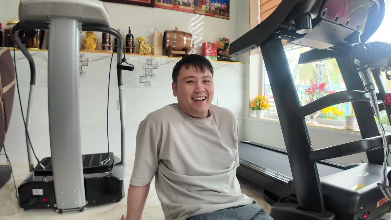Chat 2: Spoke with friend about last minute flight to Vietnam